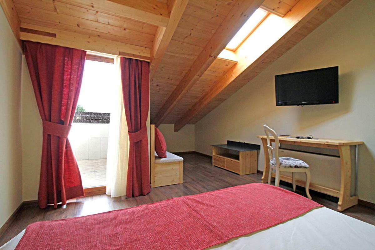 All'Albaro Agriturismo Salizzole エクステリア 写真