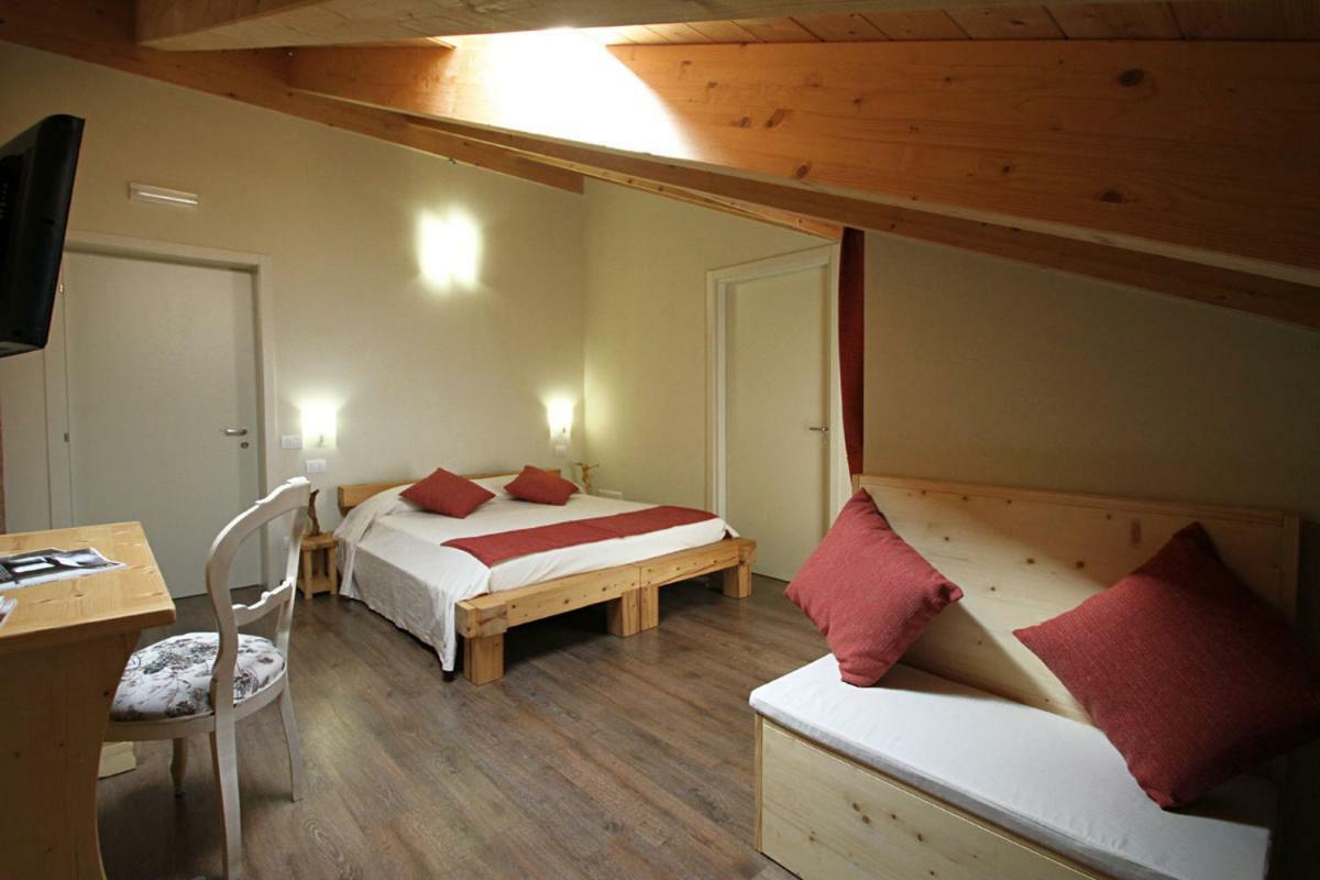 All'Albaro Agriturismo Salizzole エクステリア 写真